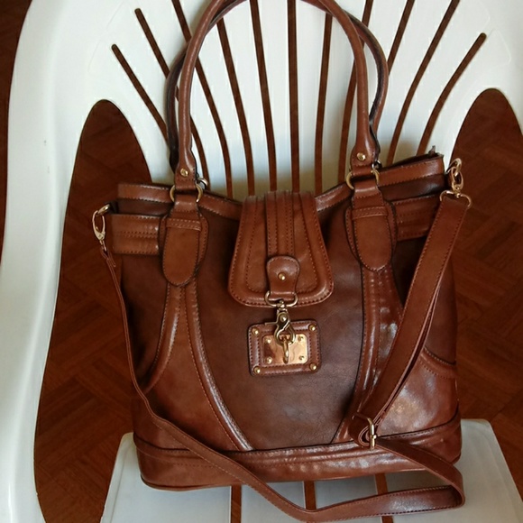 Charming Charlie Handbags - NWOT Charming Charlie sholder bag